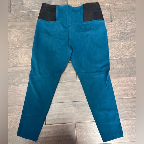Elegant Teal and Black Skinny Pants - Picture 7 of 8